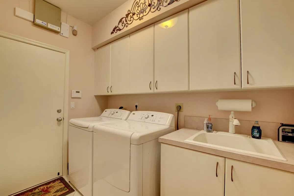  Residence photo 34