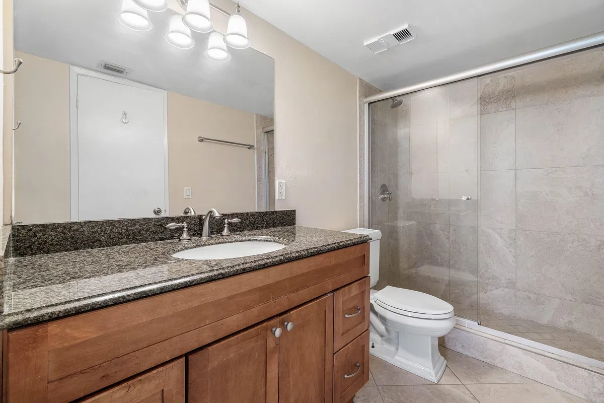 Unit 3411 photo 19