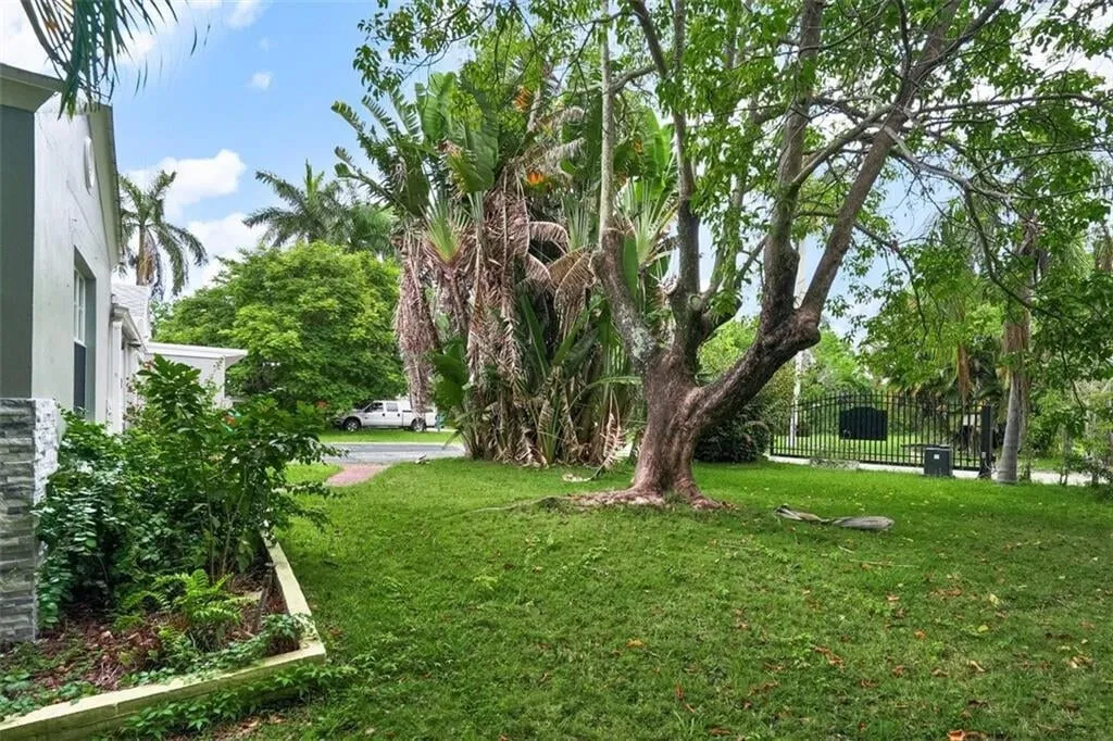 Residence photo 16