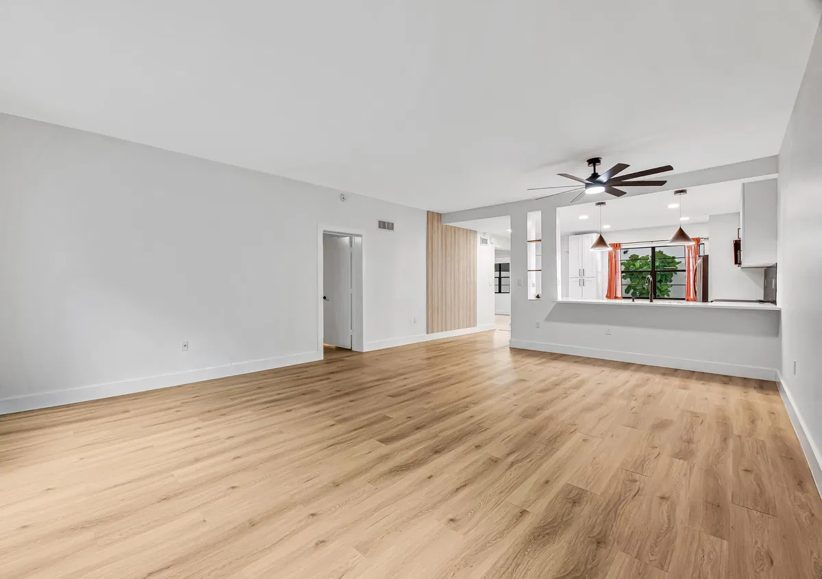 Unit 213 photo 13