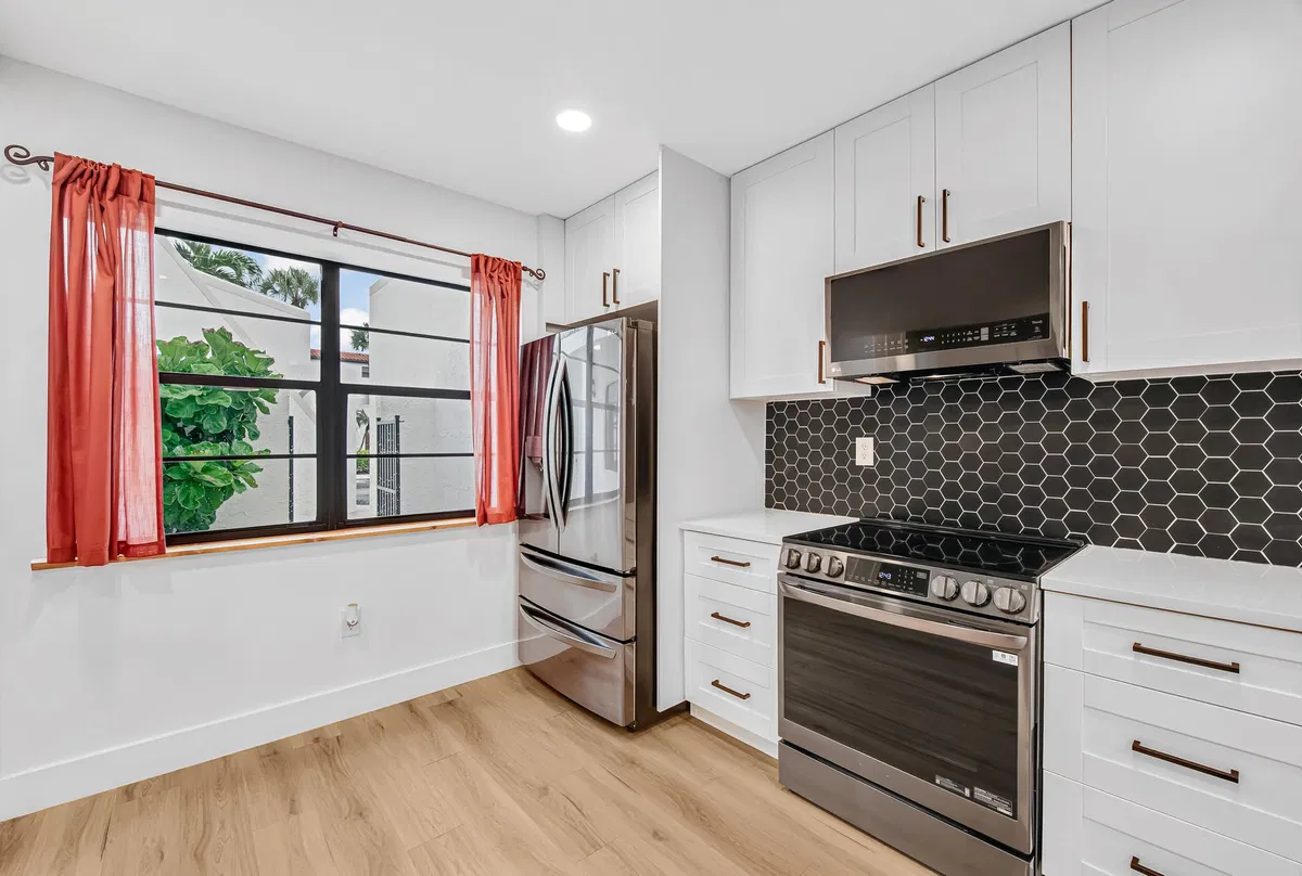 Unit 213 photo 19