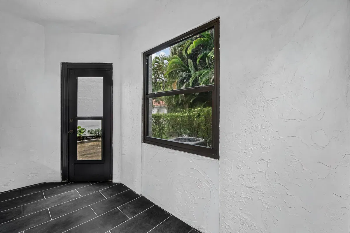 Unit 213 photo 28