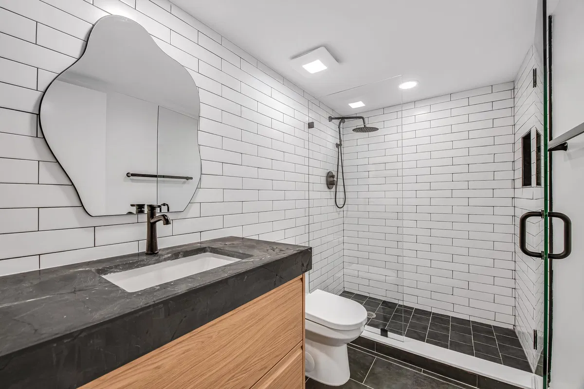 Unit 213 photo 34