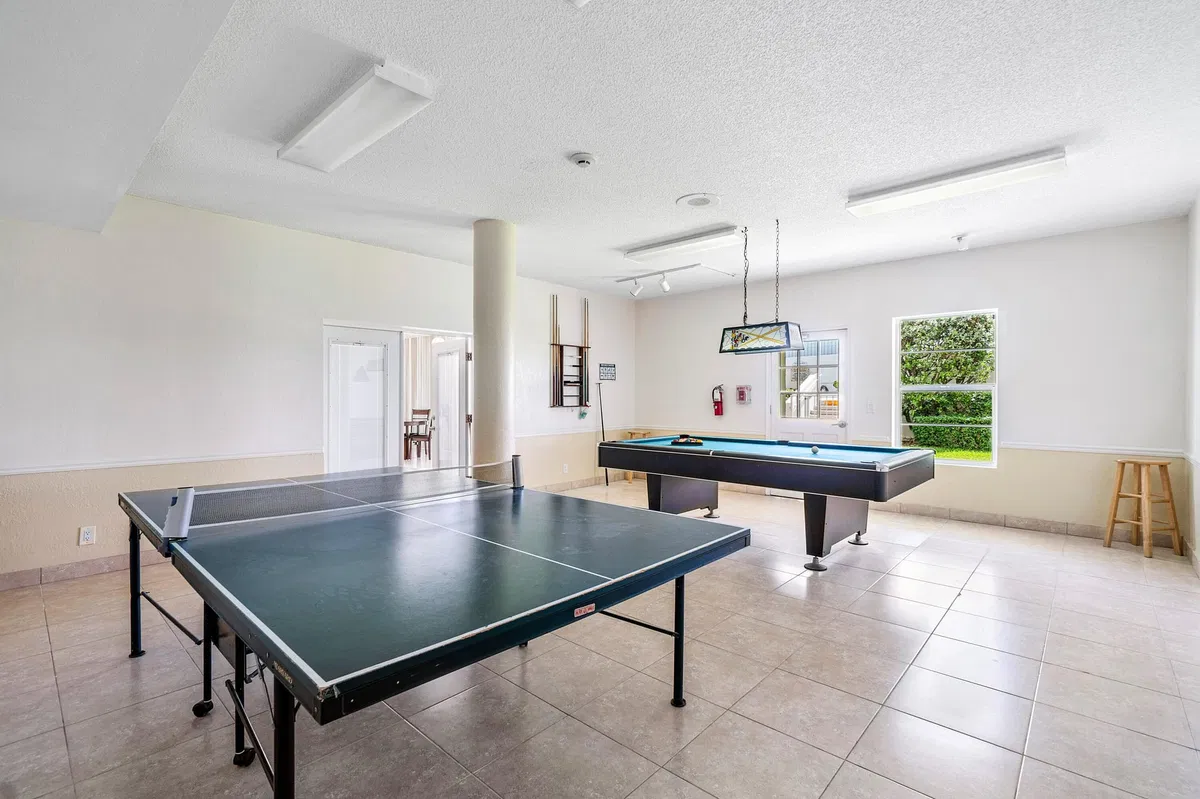 Unit 609 photo 34