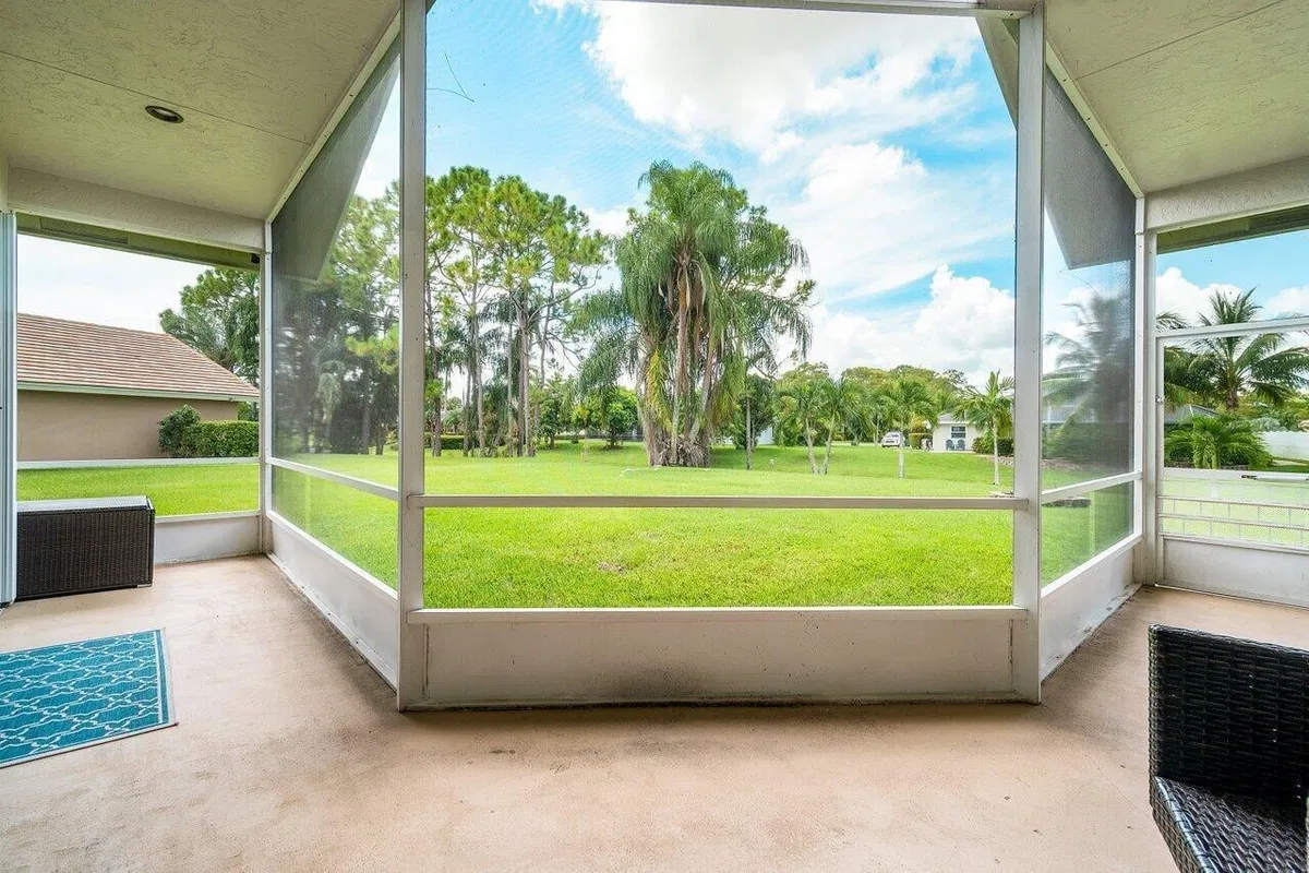 Residence photo 25