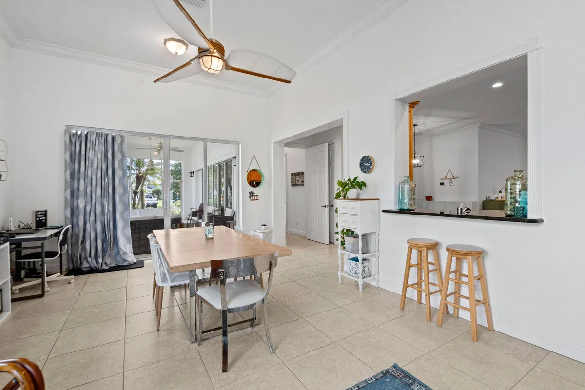 Residence photo 19
