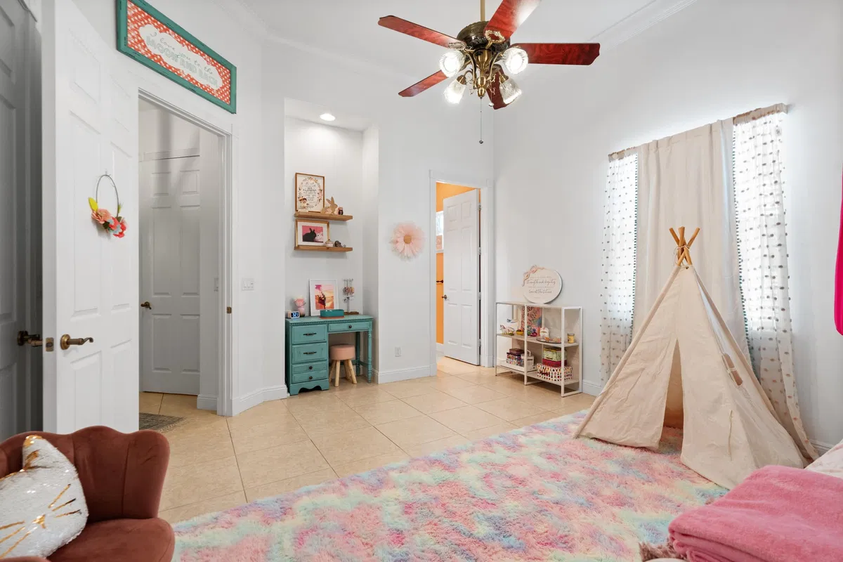 Residence photo 31