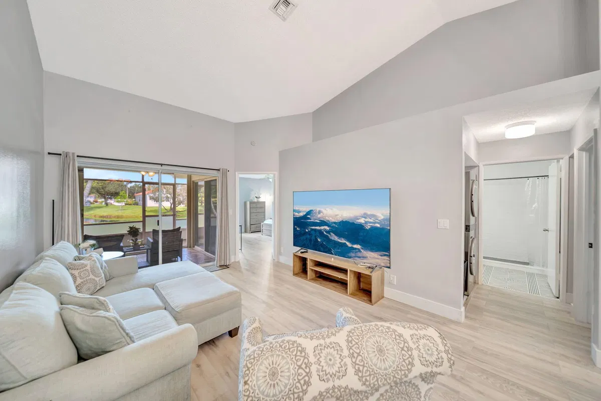  Residence photo 19