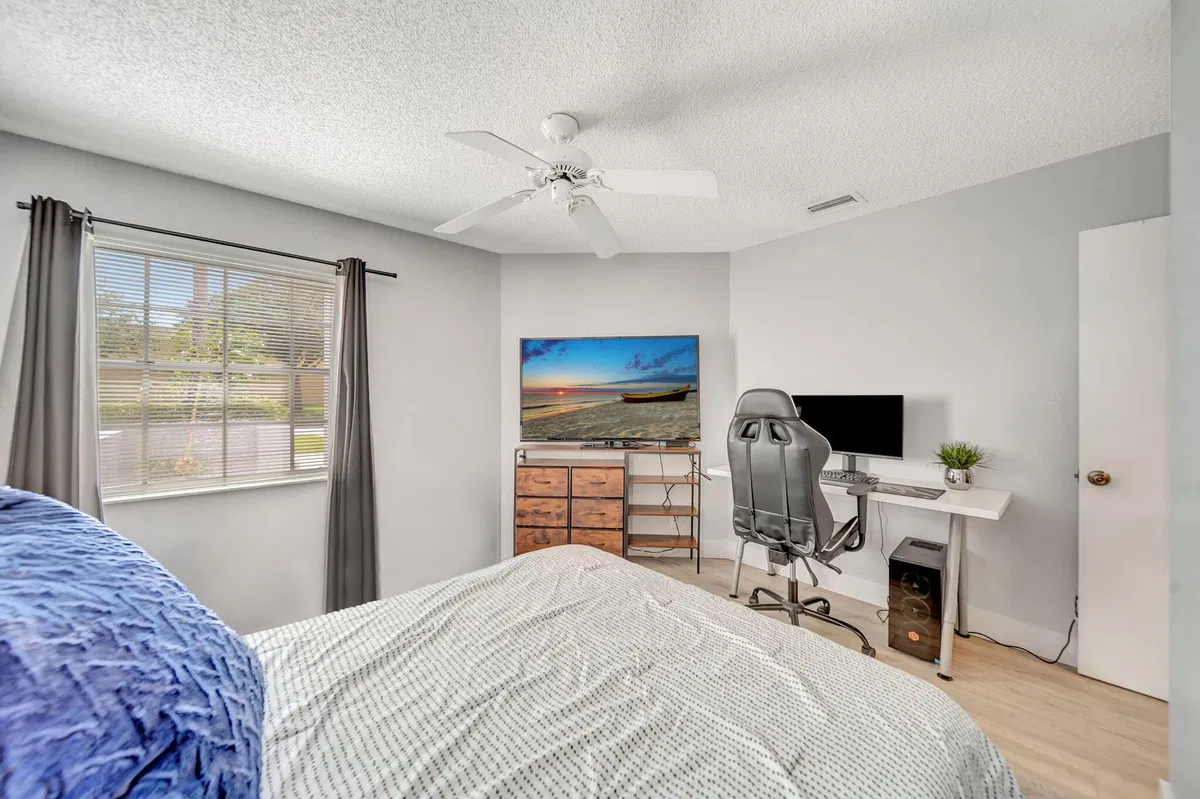  Residence photo 28