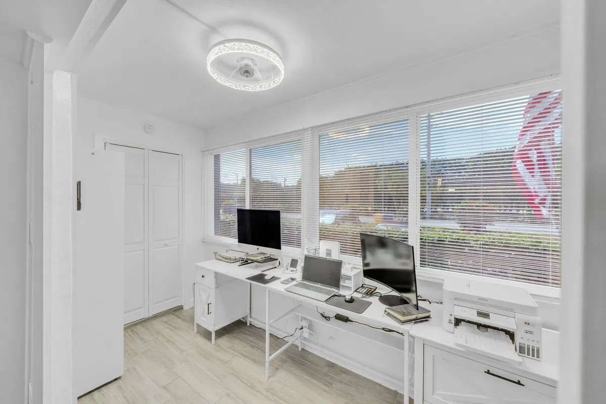  Residence photo 25