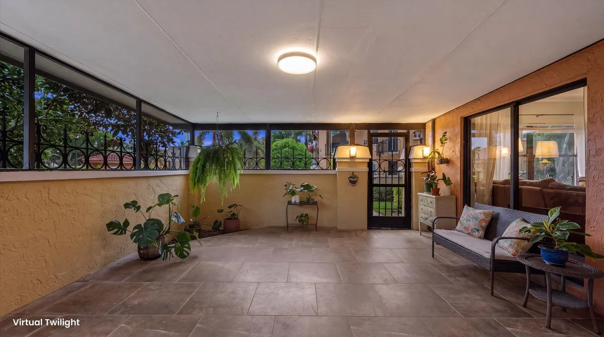 Residence photo 34