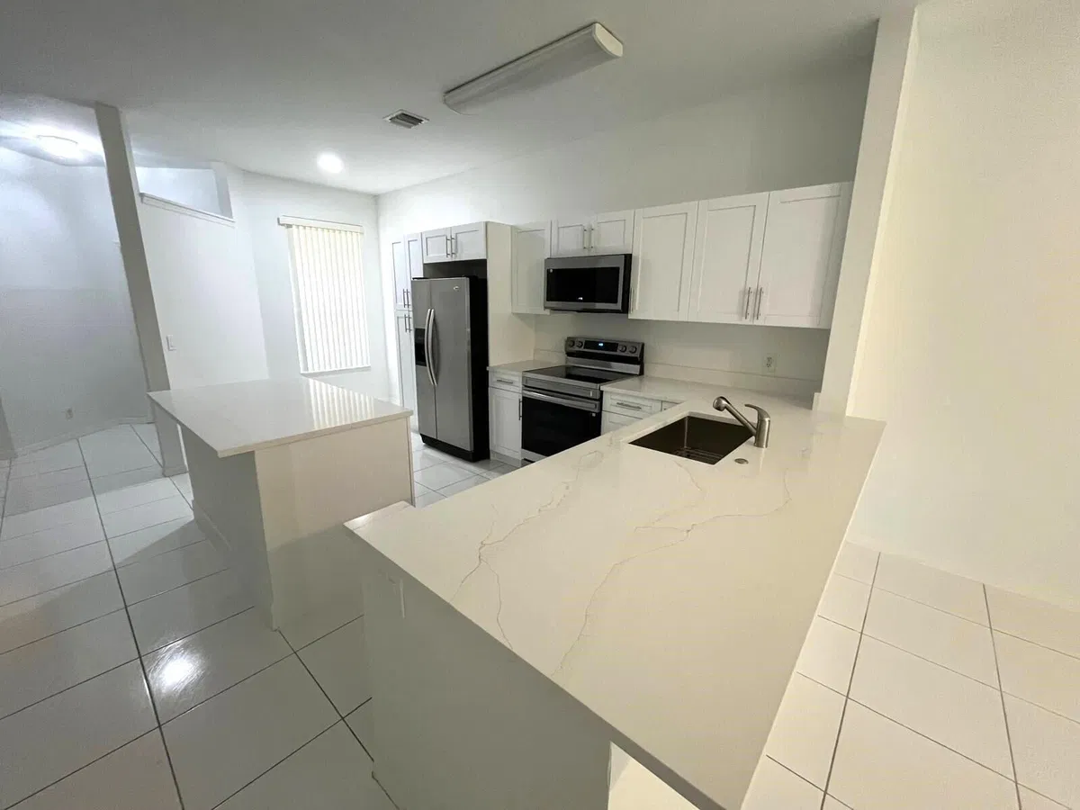 Unit 2 photo 13