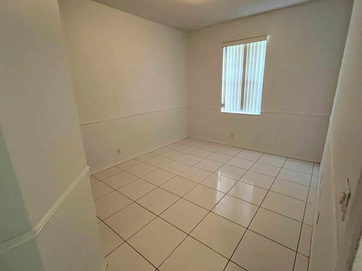 Unit 2 photo 31