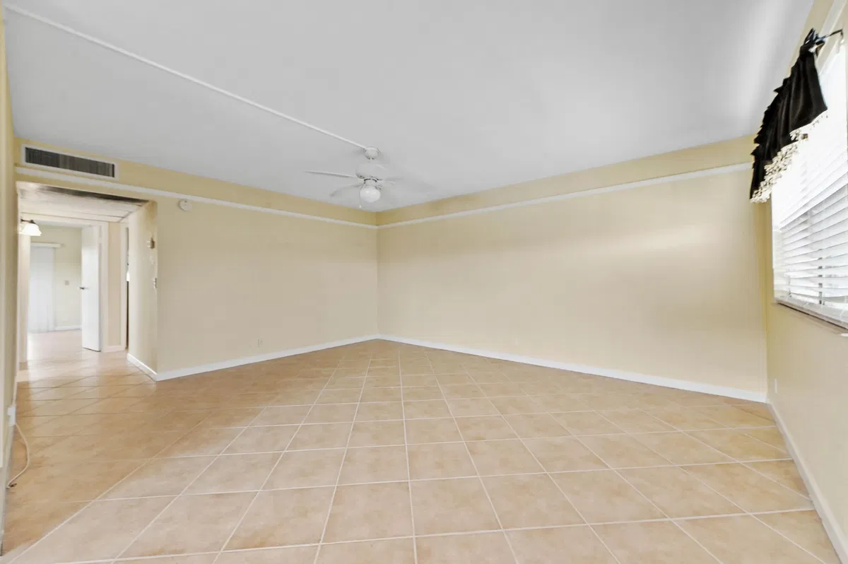 Residence photo 28