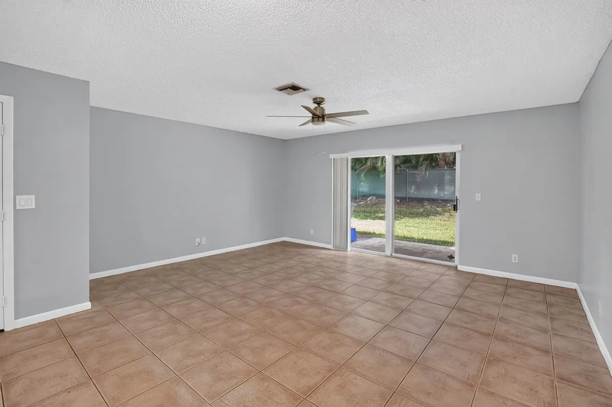 Residence photo 4
