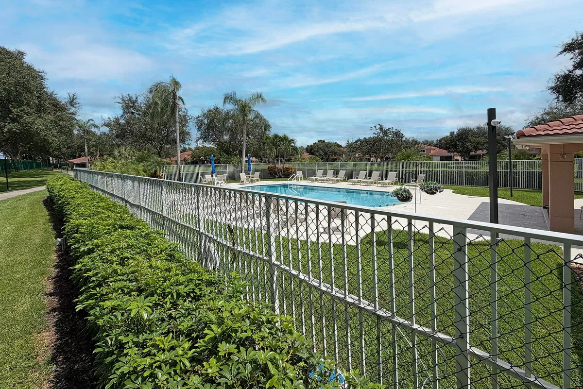 Residence photo 43