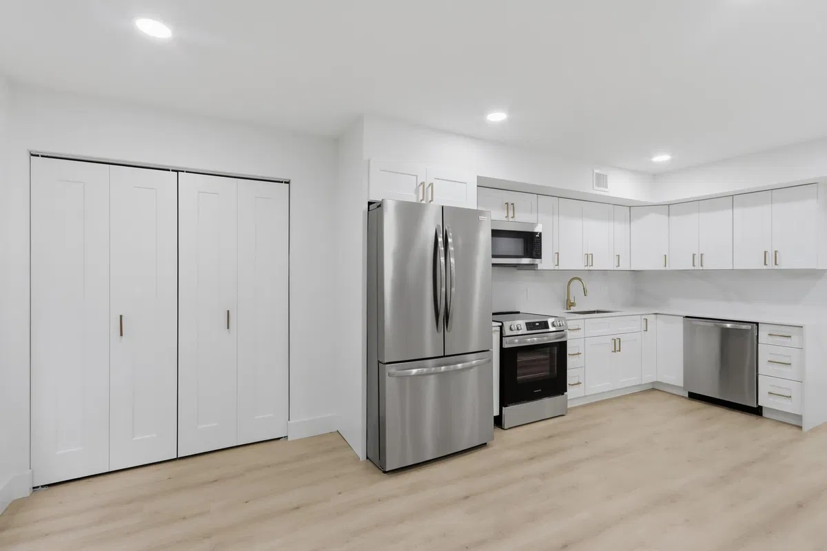 Unit 111 photo 10