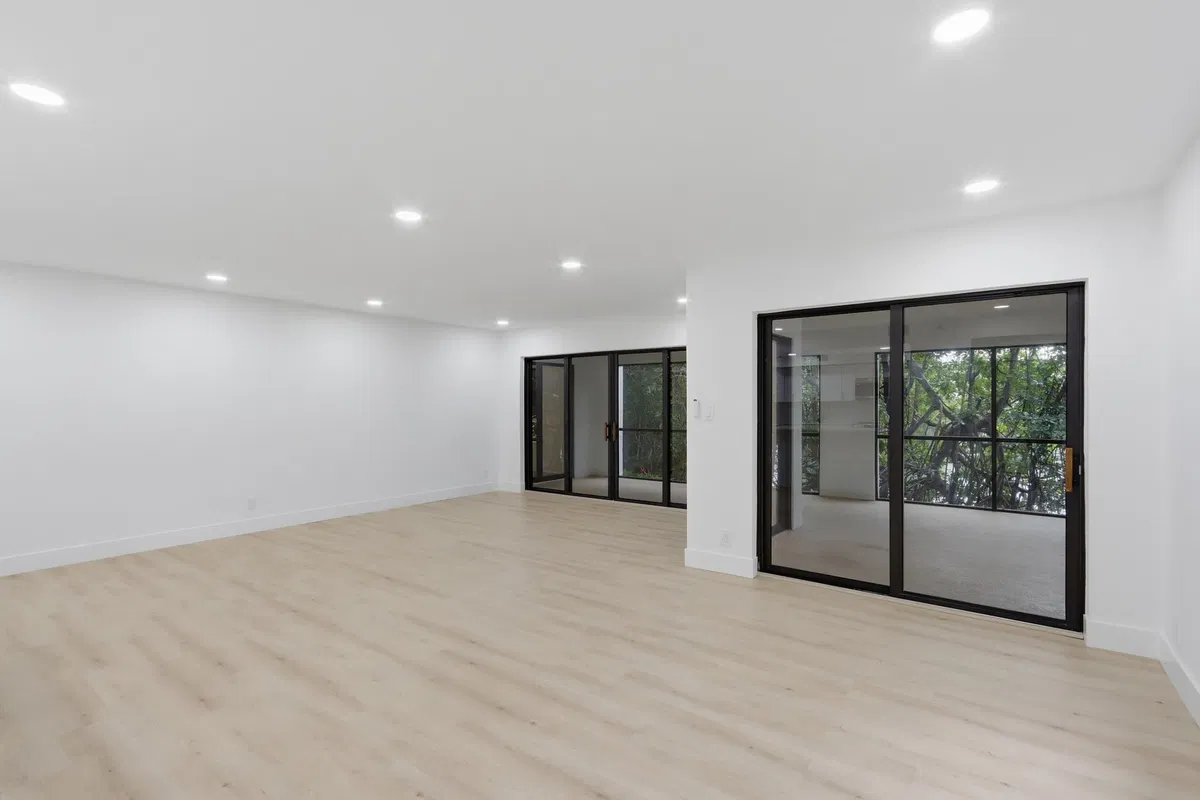 Unit 111 photo 13