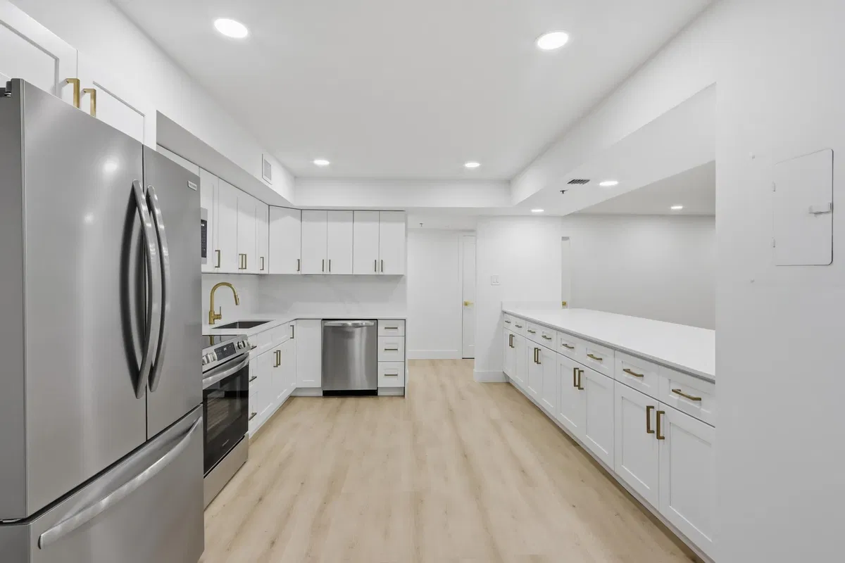 Unit 111 photo 16