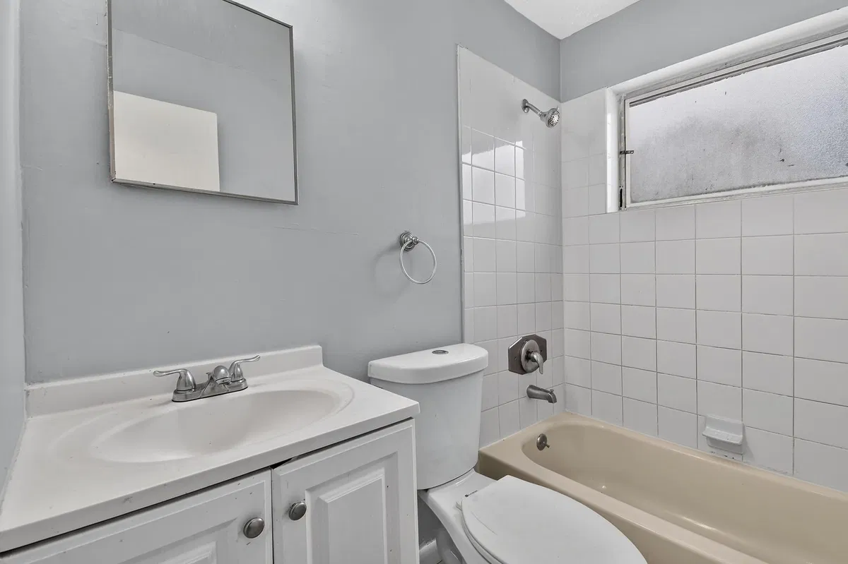 Residence photo 16
