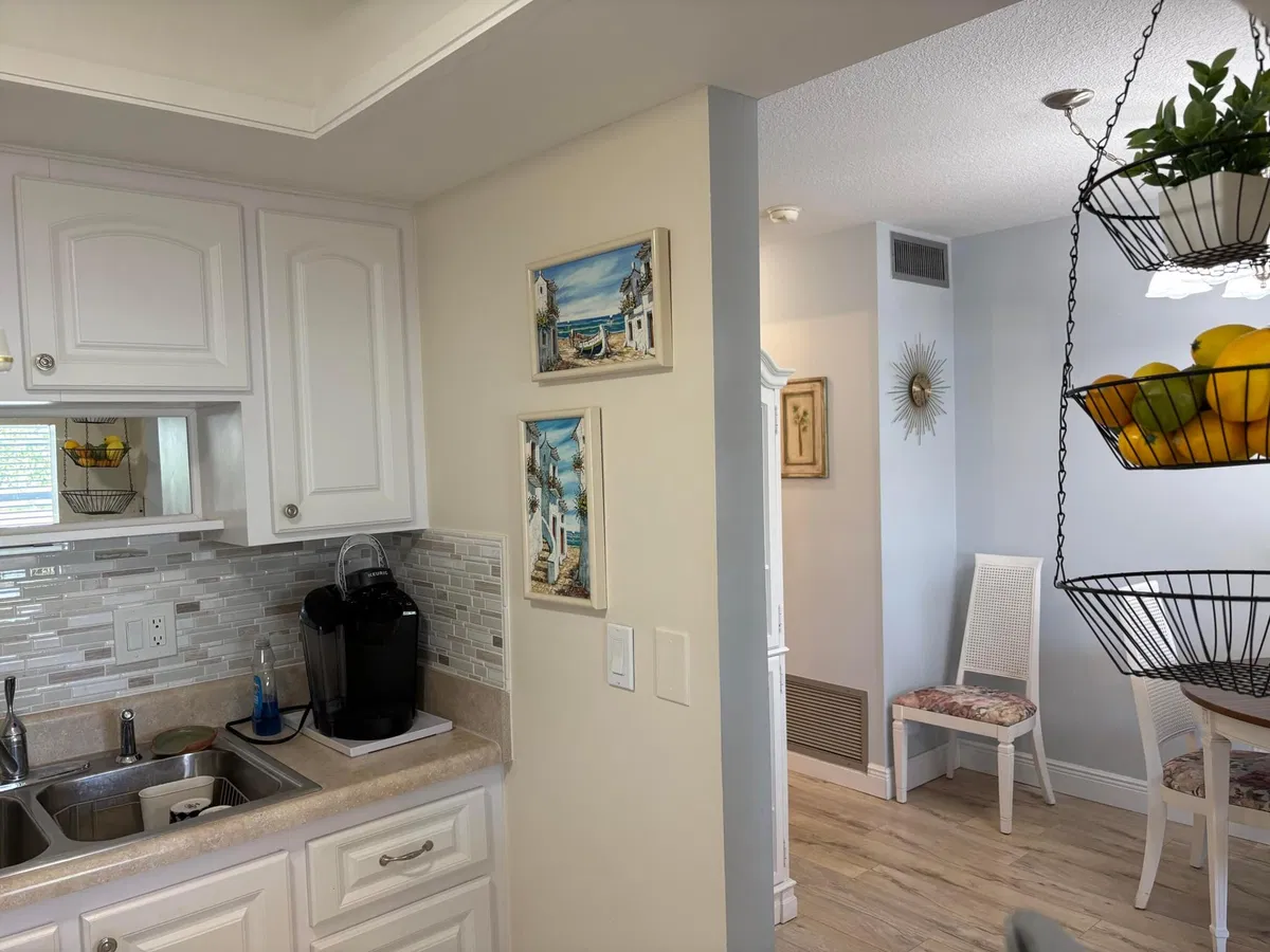 Unit 146-2 photo 4