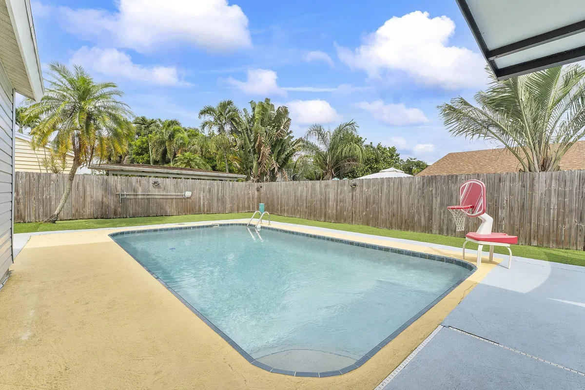 Residence photo 19