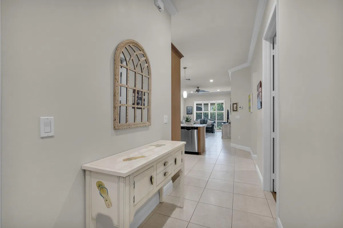 Residence photo 4