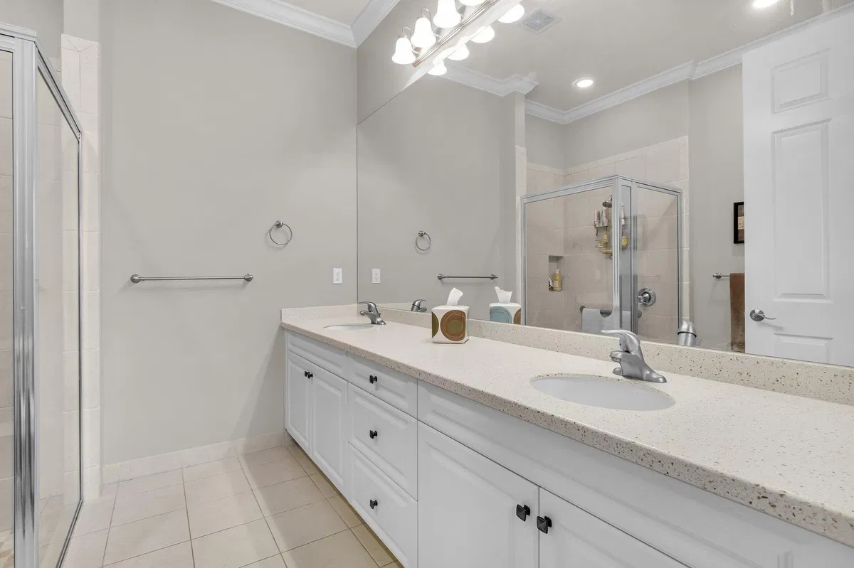 Residence photo 25
