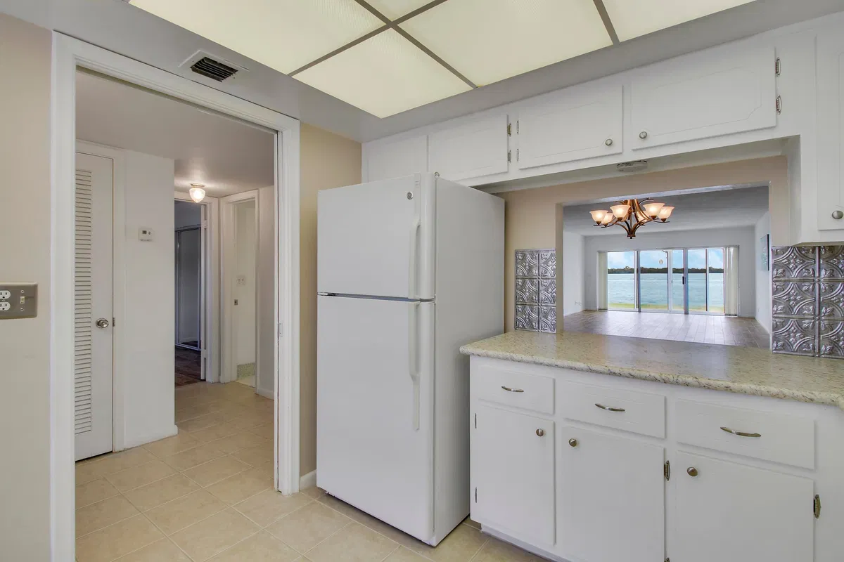 Unit 103 photo 22