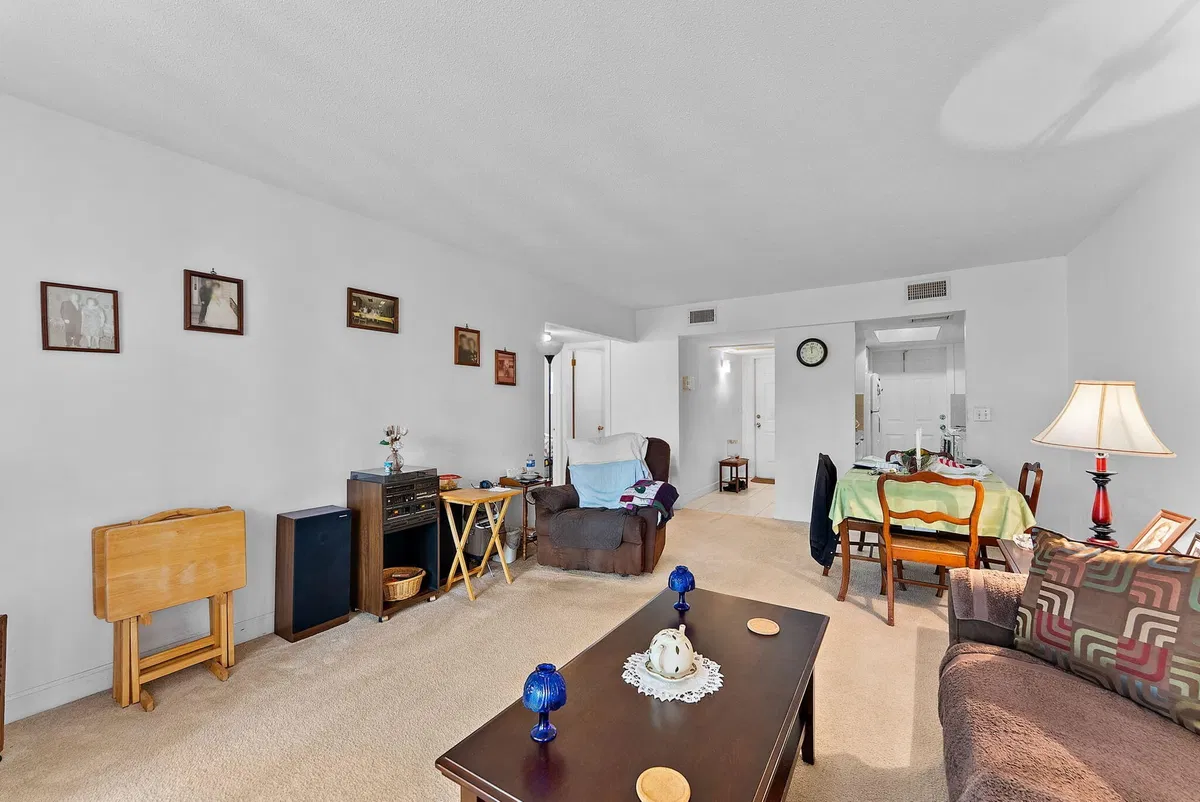 Unit B215 photo 7