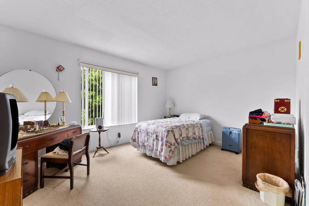Unit B215 photo 10