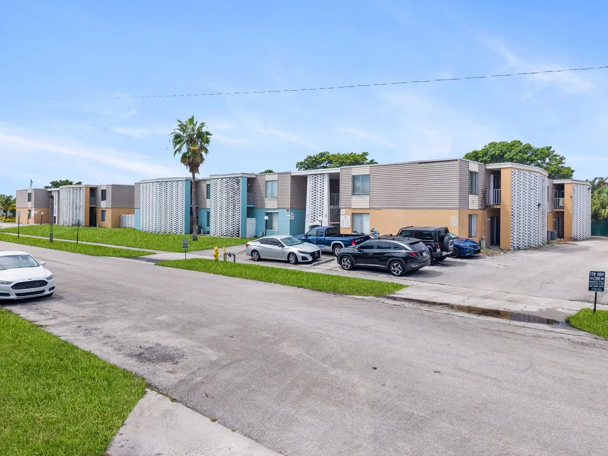 Unit B215 photo 16