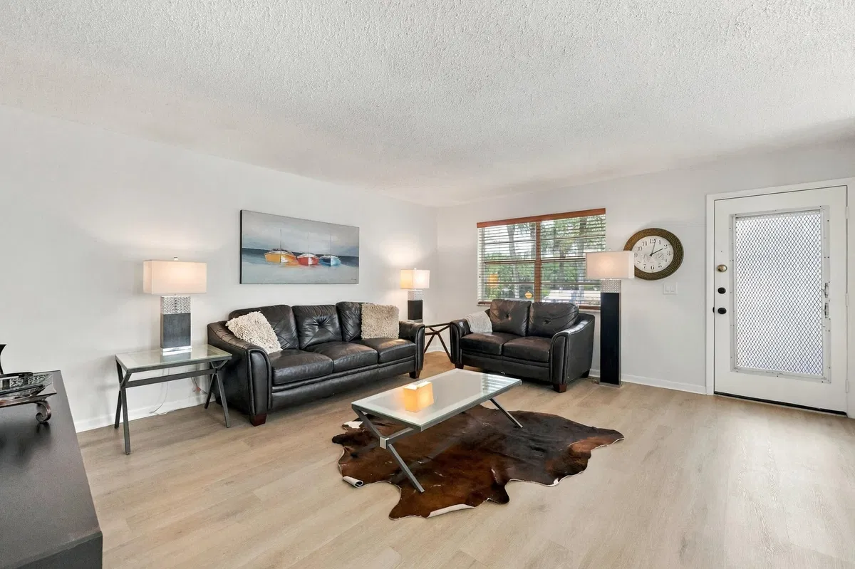  Residence photo 7