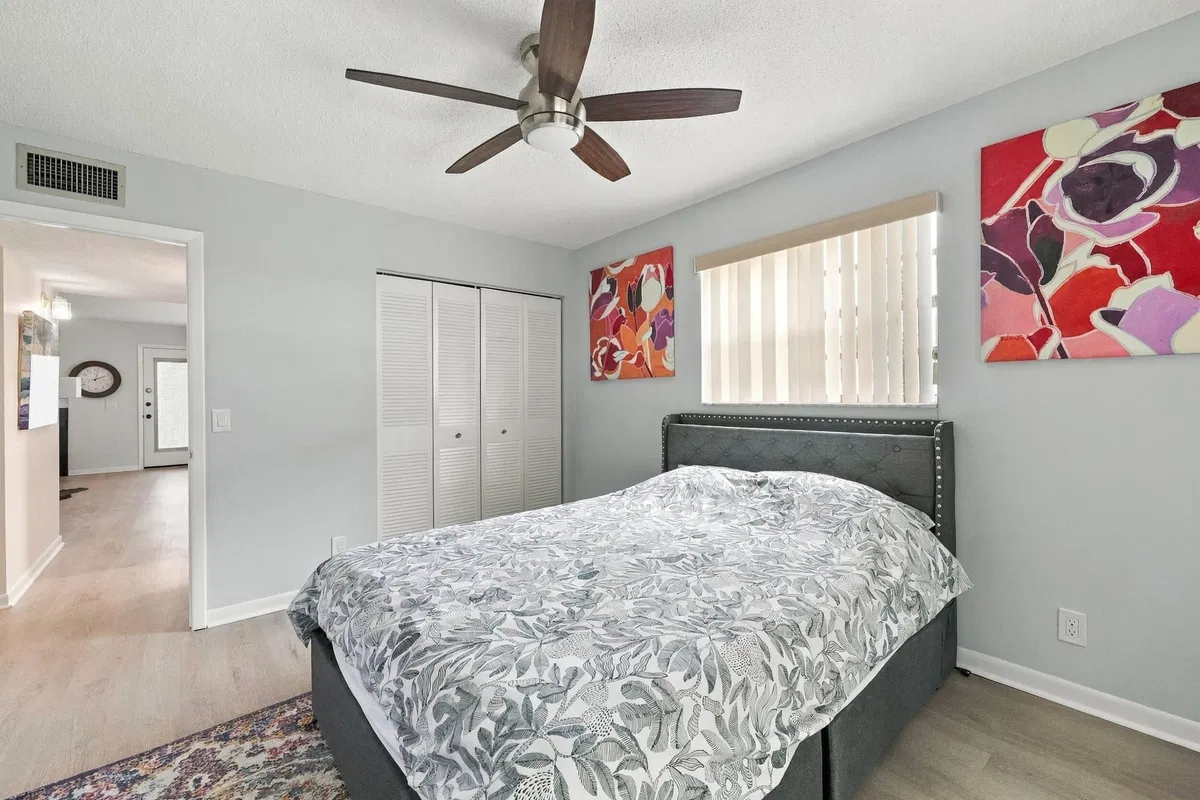  Residence photo 16