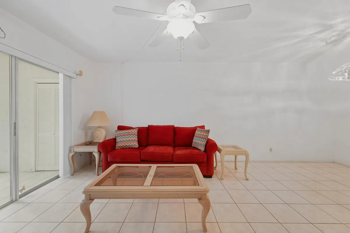 Unit 112 photo 10