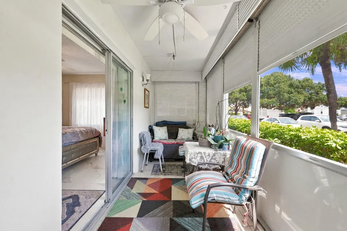  Residence photo 22