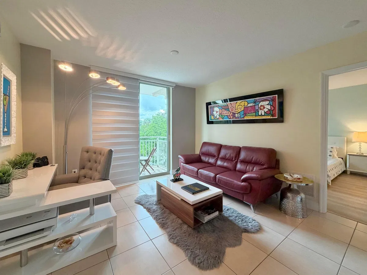 610 Clematis Unit 226 photo 4
