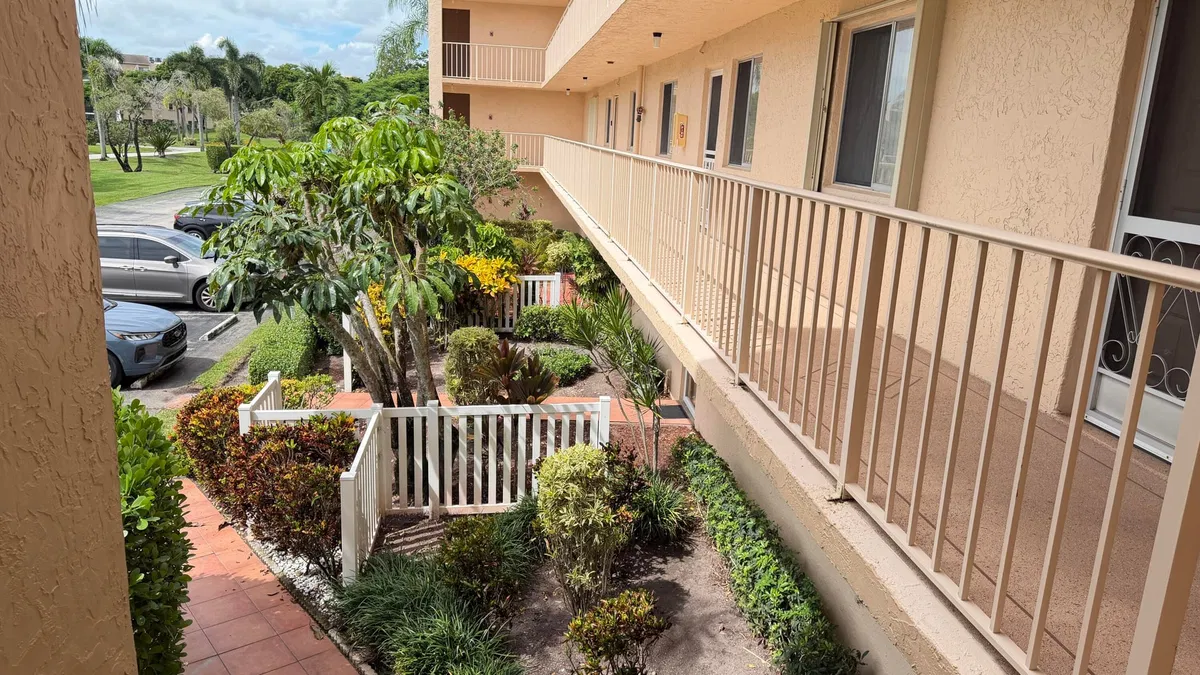 Unit 203 photo 19