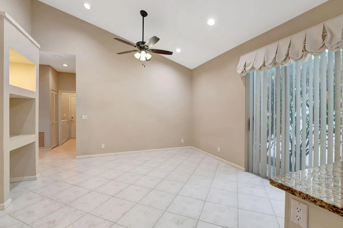 Residence photo 22