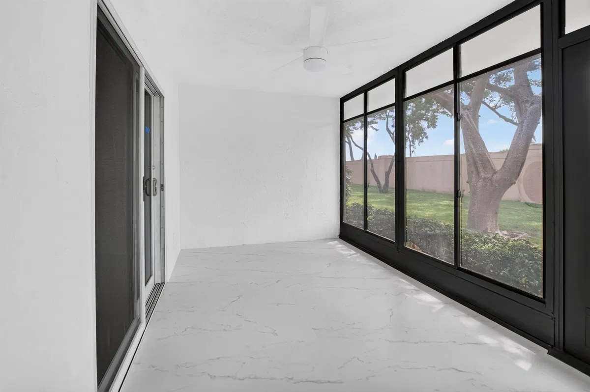 Residence photo 31
