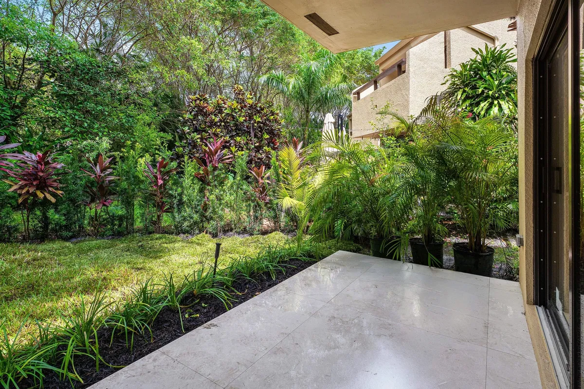 Residence photo 43