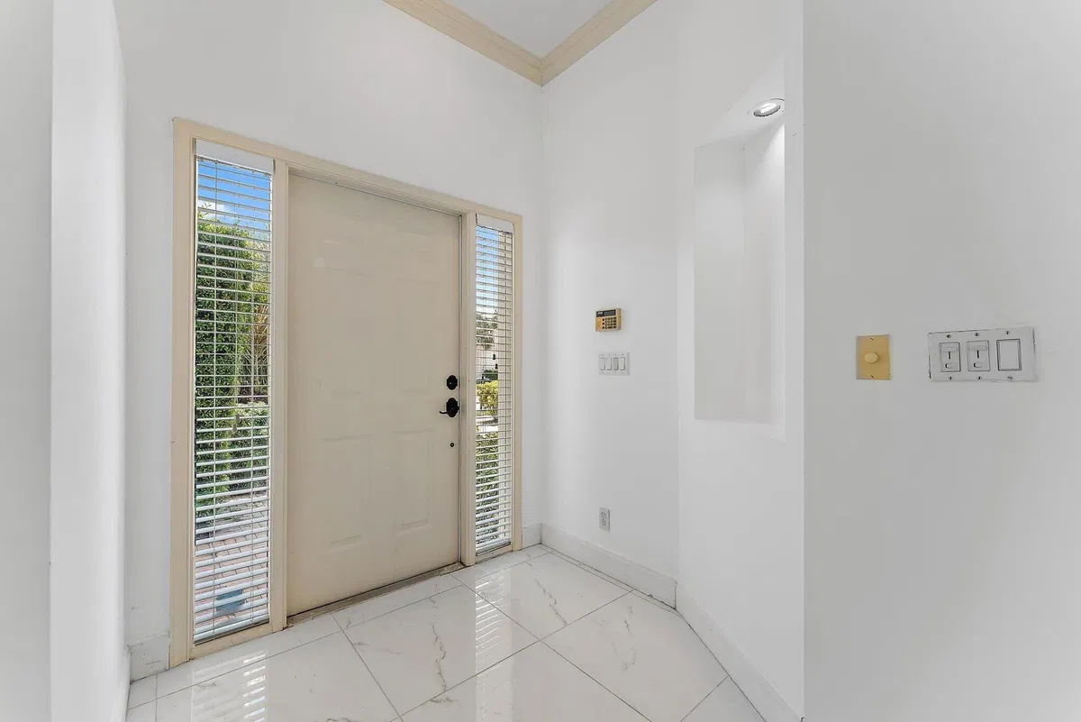 Residence photo 4