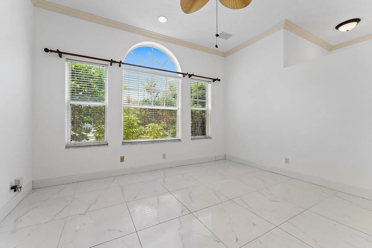Residence photo 7
