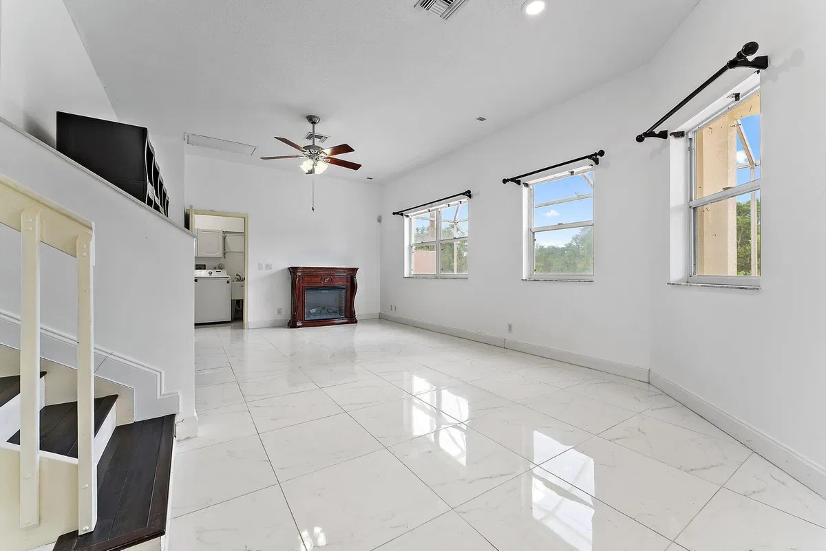 Residence photo 16