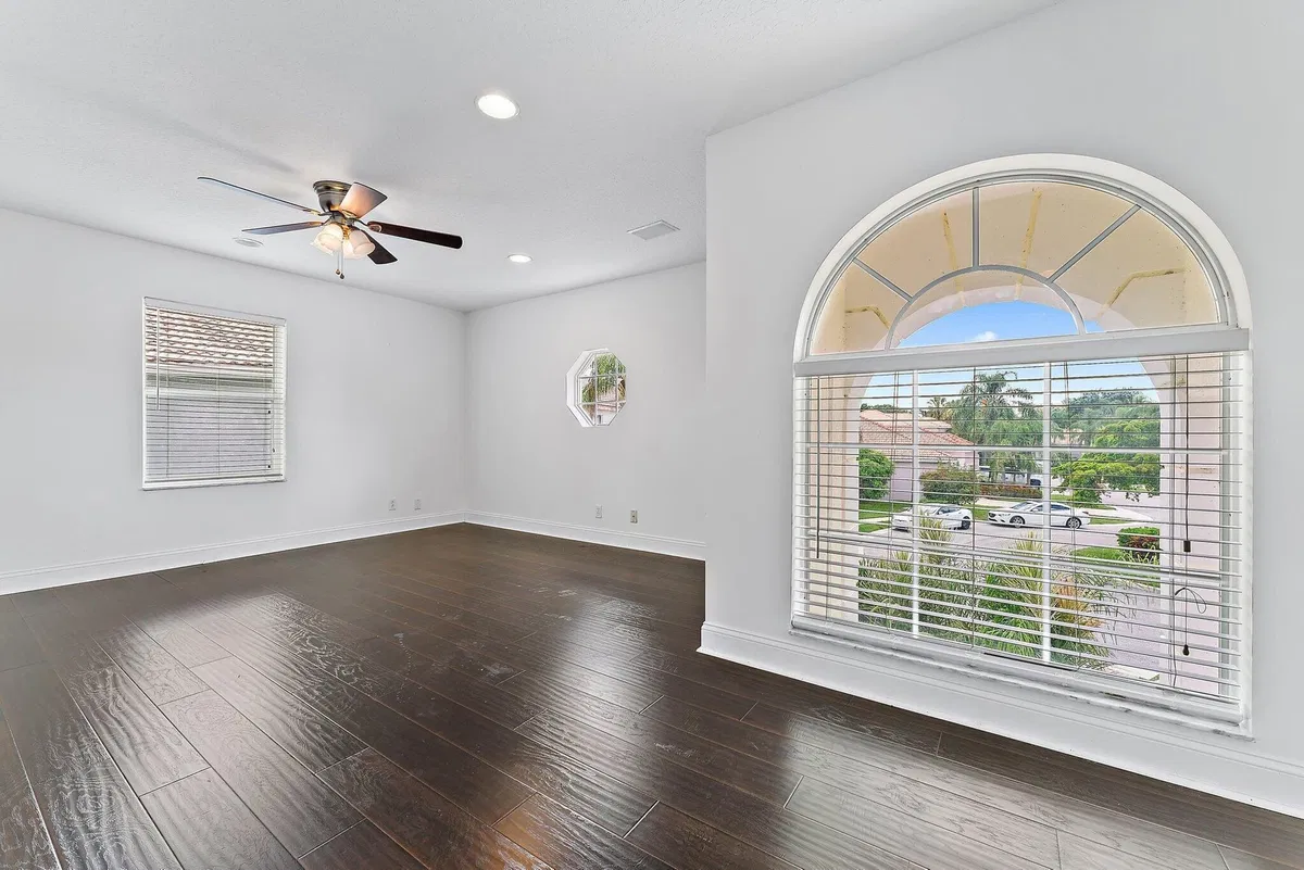 Residence photo 19