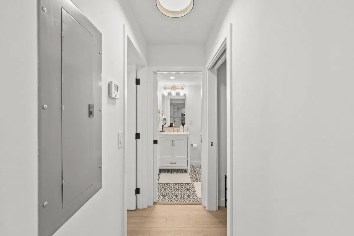 Unit 203 photo 13