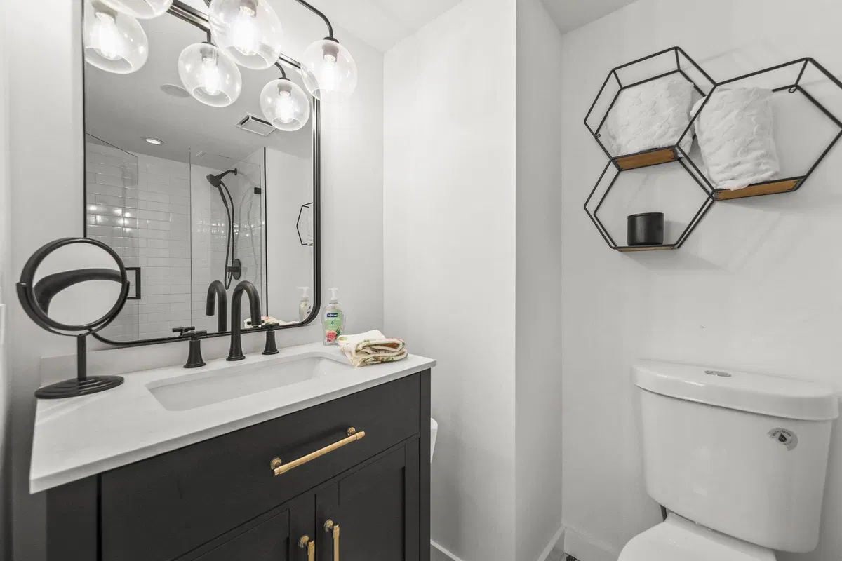 Unit 203 photo 22