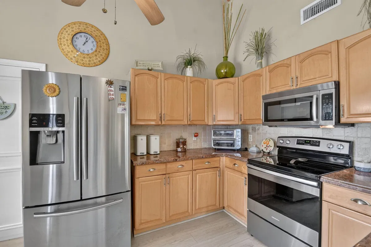 Residence photo 16
