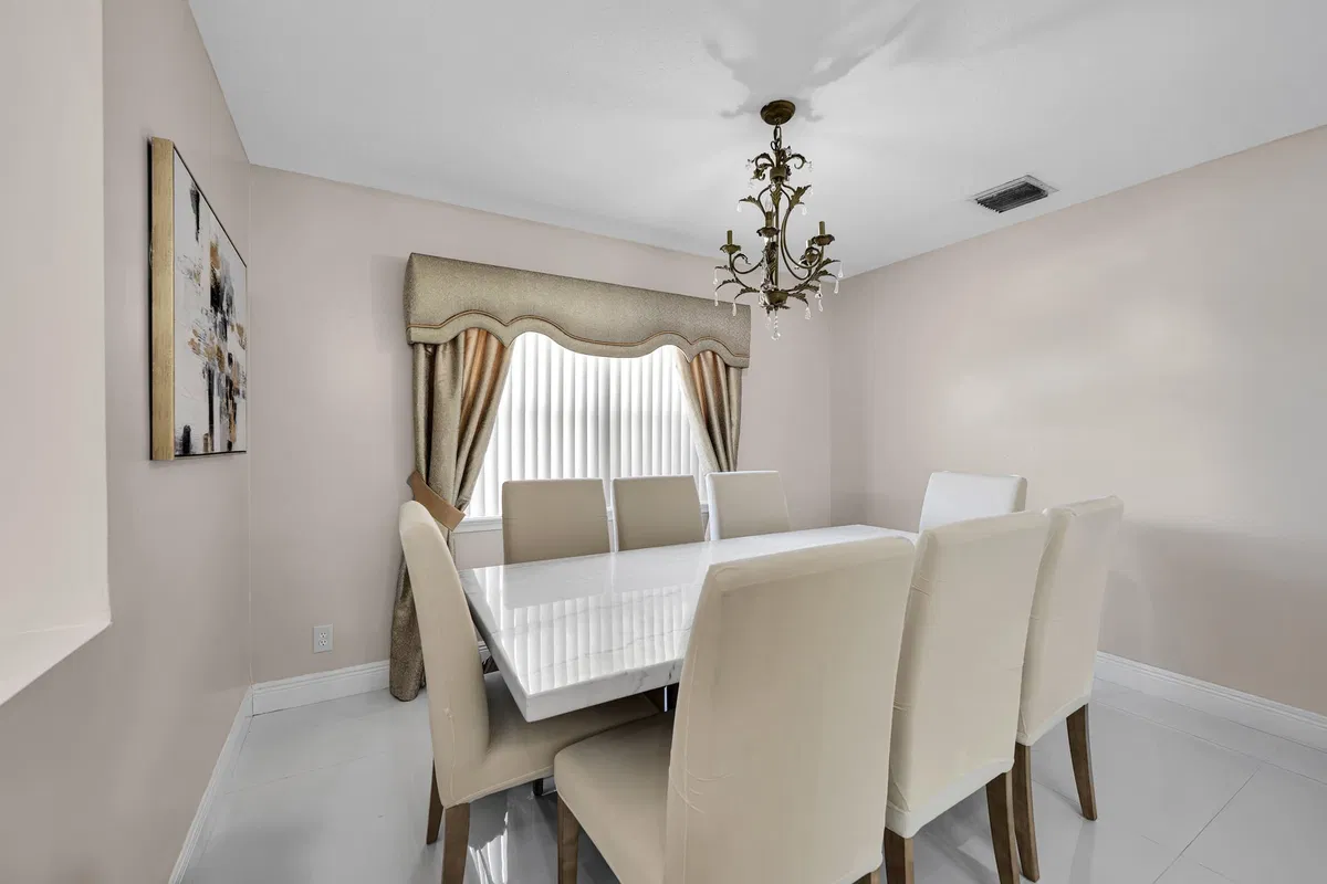 Residence photo 10