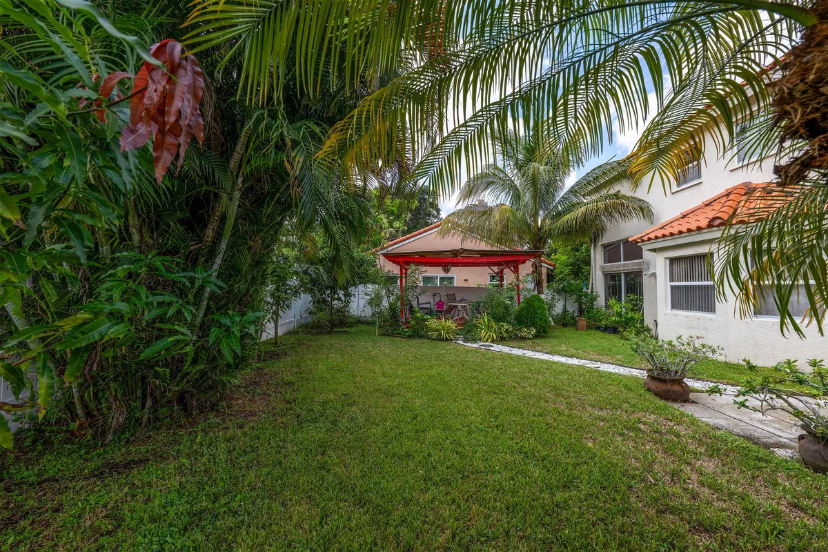 Residence photo 25